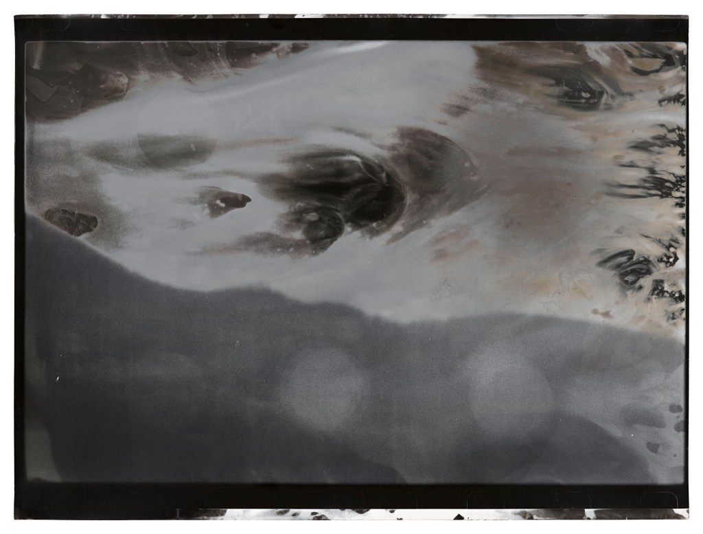 Jeff Cowen, Untitled, (W-Series), 40 x 30 cm, Silver Gelatin Print, 2017